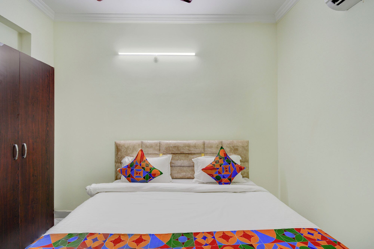 Room 4, FabHotel Honey Grand - Nr Yashodha Hospital, Hitech City, Hyderabad