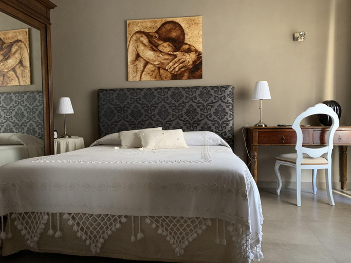 Bedroom 2, B&B Mugnos Charme Living, Catania