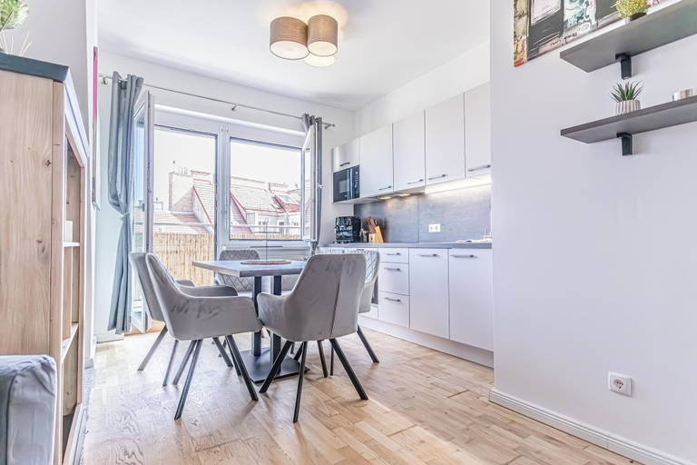 Private kitchen 2, Luxury AC Balcony Apartment City Center, Wien