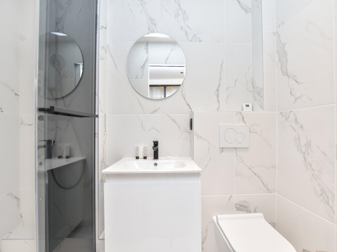 Bathroom 2, Cozy apartment - 1BR4P - Sentier, Paris