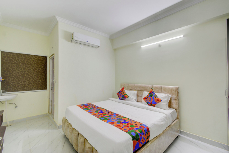 Room 5, FabHotel Honey Grand - Nr Yashodha Hospital, Hitech City, Hyderabad