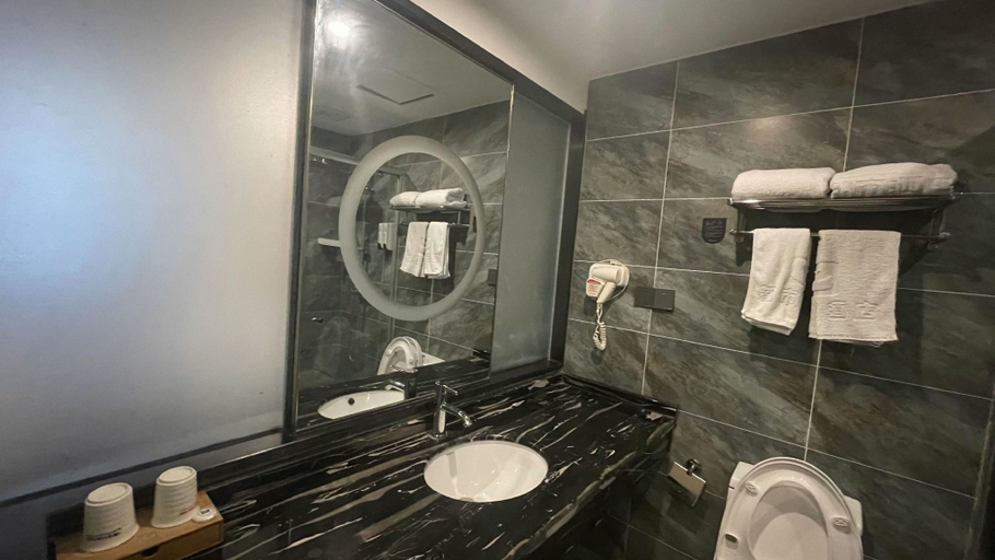Bathroom 3, City 118 Hotel Ji'nan West High Speed Railway Station, Jinan