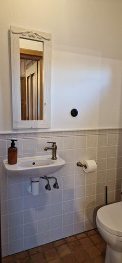 Bathroom 2, Osada Bialy Wilk, Lesko