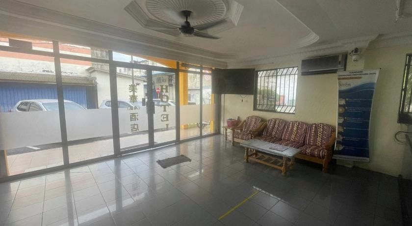 Others 2, OYO 90914 Hotel Mei Wah, Rompin