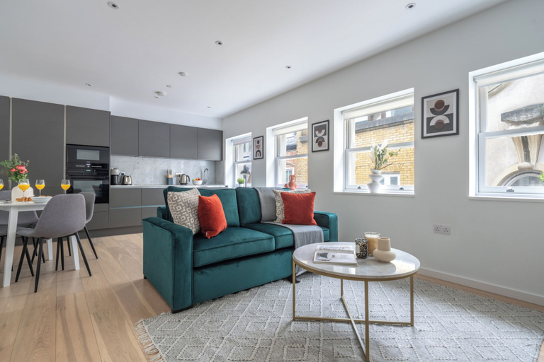 Living area 5, Chic 1BR Close to Tower & Thames, London