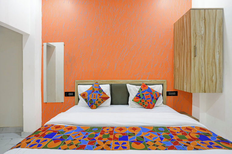 Room 4, Fabhotel Vrrinda Residency, Varanasi