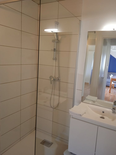 Bathroom, OLYDEA le Domaine du Lambon, Deux-Sèvres
