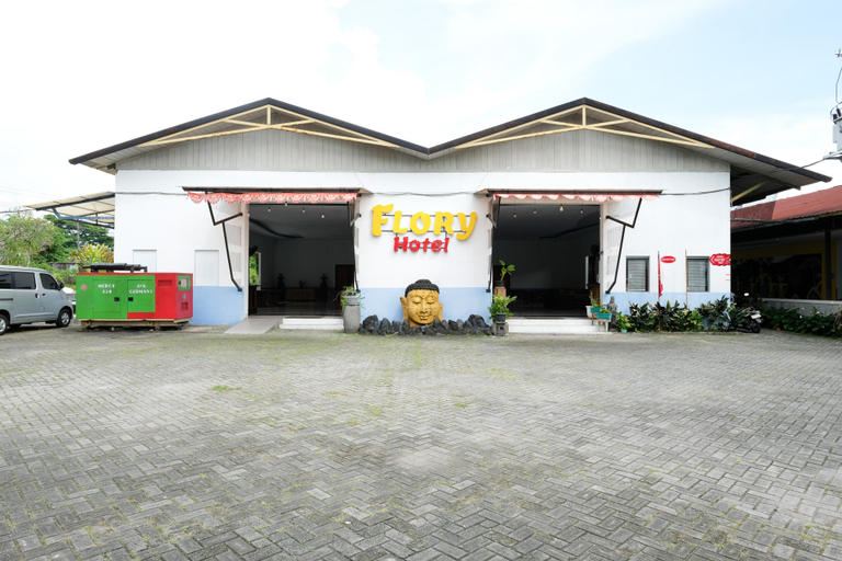 Exterior & Views 2, RedDoorz @ Flory Hotel Jalan Ringroad Selatan, Bantul