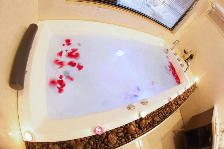 Bathroom 3, The Pearl Hotel, Ba Đình