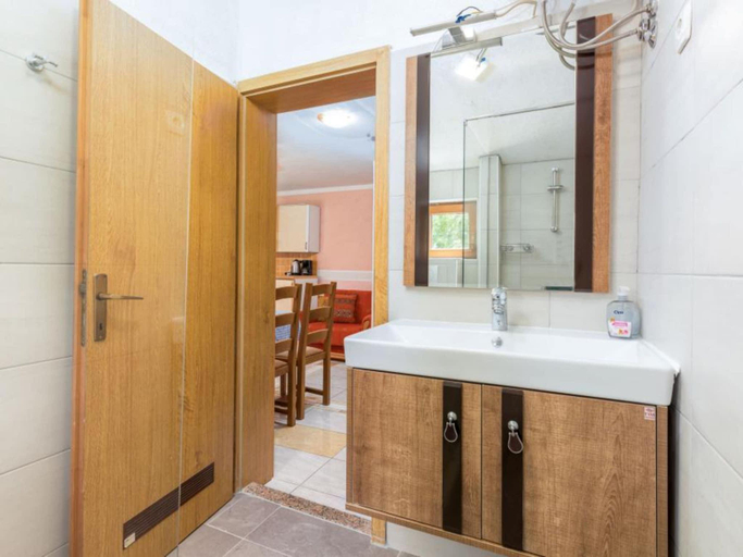 Bathroom 3, Apartments Manda - One Bedroom Apartment With Terrace A2, Fažana