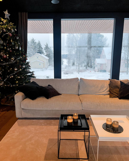 Others 5, NEW luxury villa by the river, Lapland
