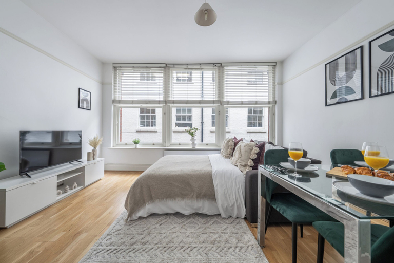 Bedroom 2, Holborn 1BR Near Chancery Lane, London