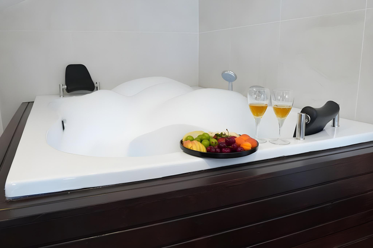 Bathroom 4, Elite World Inn Istanbul Mahmutbey, Bağcılar