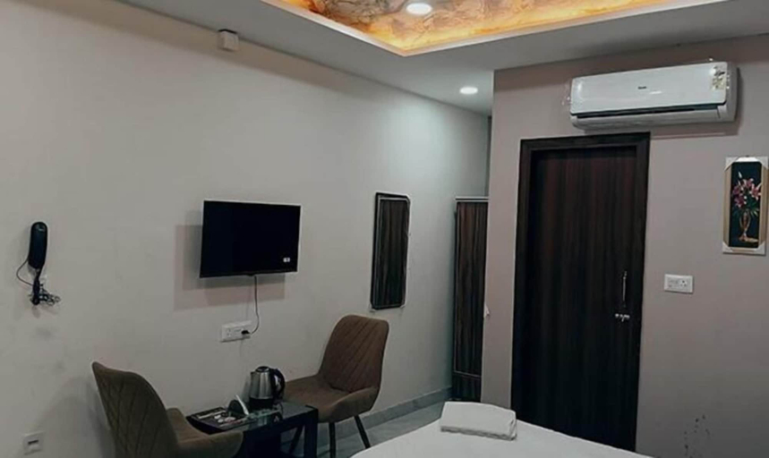 Room 2, Fabhotel Vedika, South 24 Parganas