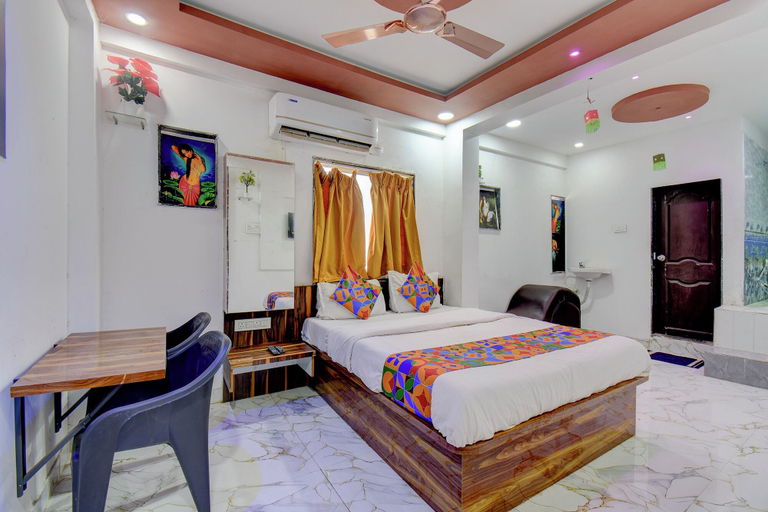 Room 3, Via Anandi Inn, Pune