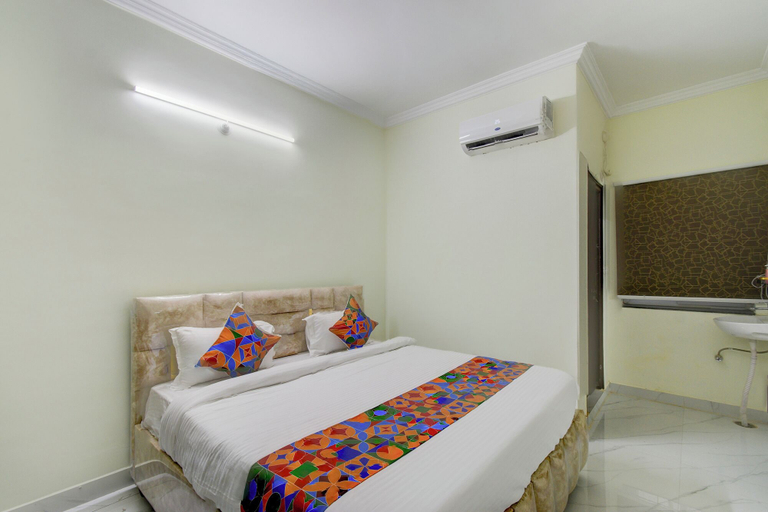 Room 2, FabHotel Honey Grand - Nr Yashodha Hospital, Hitech City, Hyderabad