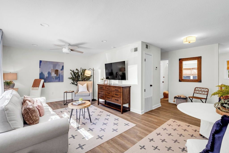 Living area 4, Porter Condos, Jackson