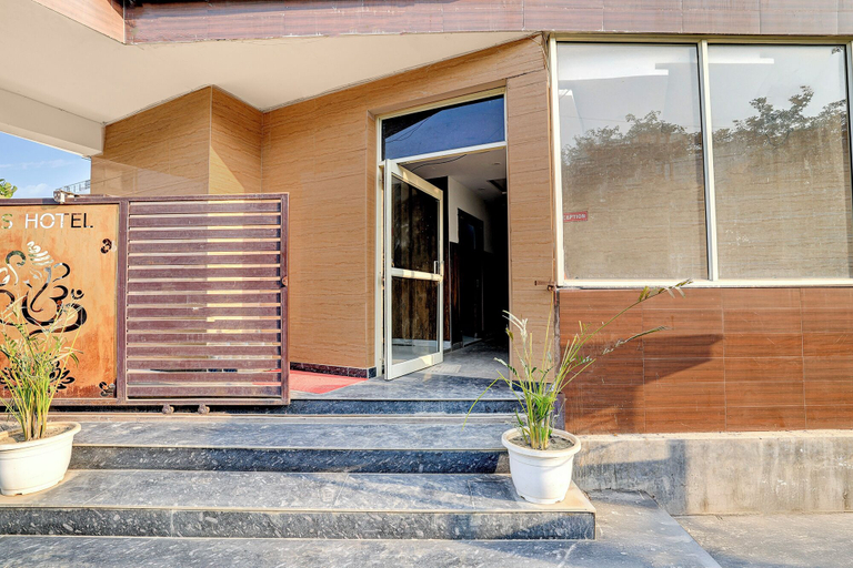 Property entrance 4, Fabhotel Varn Residency, Gautam Buddha Nagar