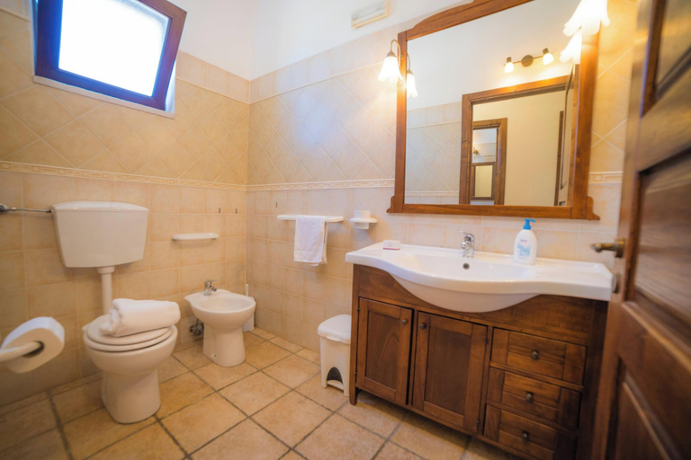 Bathroom 4, Masseria Relais Saraceno with pool, Lecce