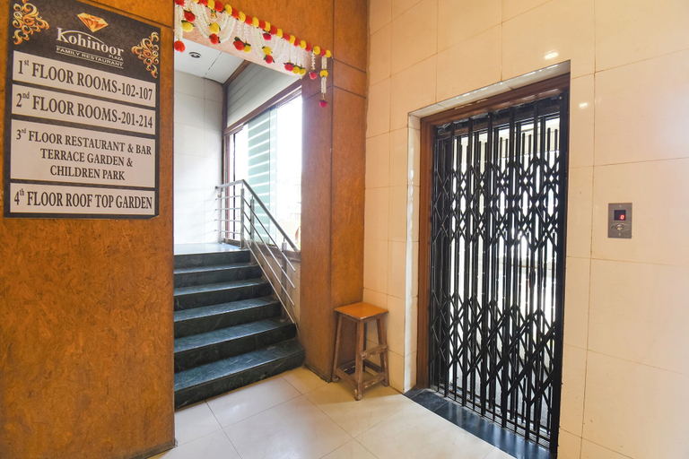 Elevator 4, Fabhotel Kohinoor Plaza, Aurangabad
