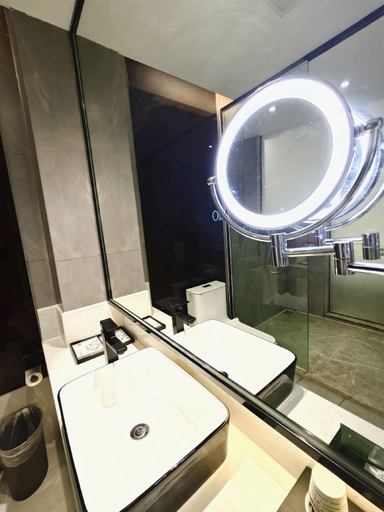 Bathroom 3, IU Hotels·Nanning Zoo Metro Station RT-Mart, Nanning