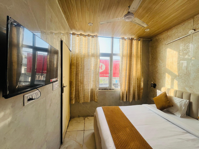 Room 5, Roomshala Hotel Golden Residency, Delhi
