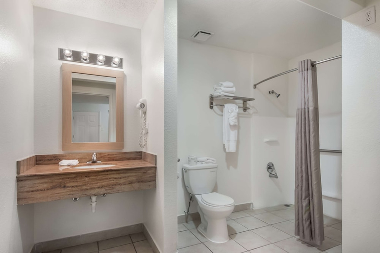 Bathroom 3, Motel6 Corpus Christi, TX - North, Nueces