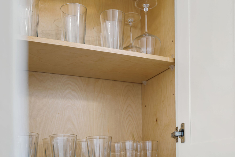 Private kitchen 4, Lakefront Retreat WaterViews 3BR 1.5BA, San Mateo