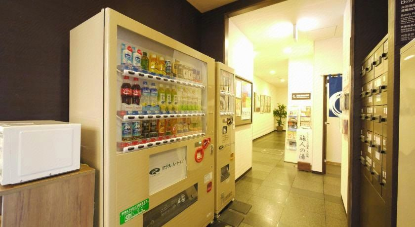 Food & Drinks