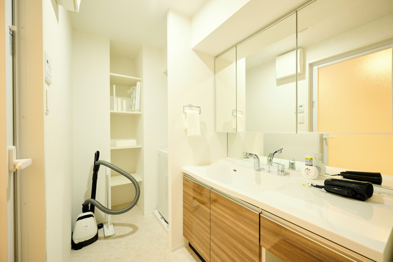 Bathroom 2, CREST Nishijin, Fukuoka