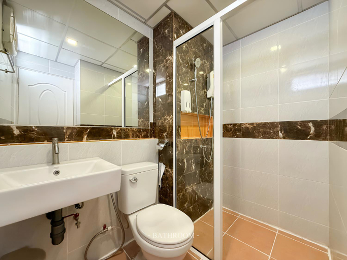 Bathroom 4, Family Hotel, Muang Khon Kaen