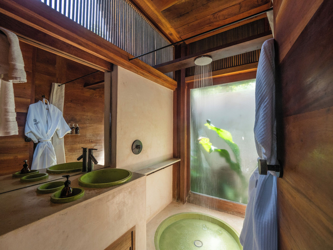 Bathroom 4, Punta Caliza, Lázaro Cárdenas