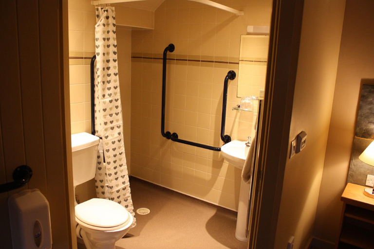 Bathroom 3, The King and Queen, Kent