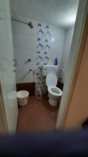 Bathroom, Elis Homestay AC room with Breakfast, Kancheepuram