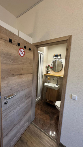 Others 3, Rose Boardinghouse 24h-7d Self Check-In Automat, Ludwigsburg