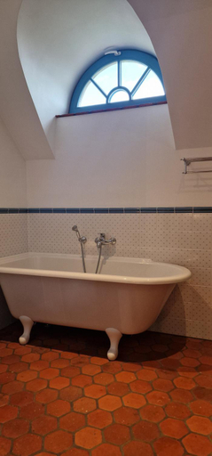 Bathroom 2, Osada Bialy Wilk, Lesko