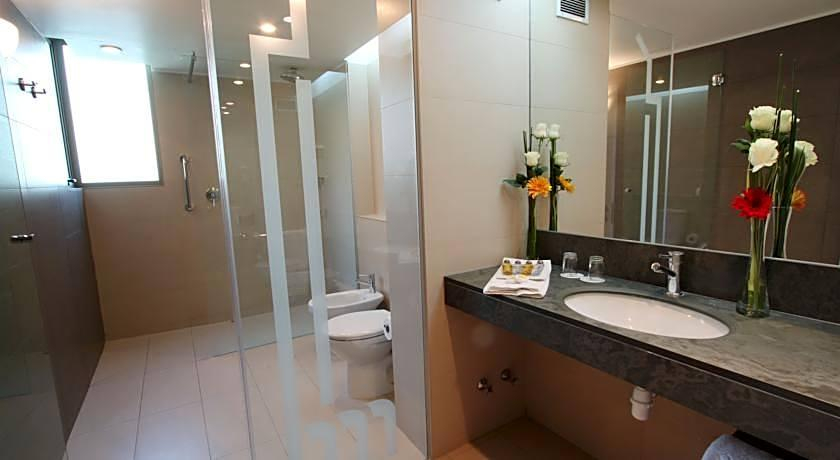 Bathroom, Hotel Terrado Lyon, Santiago