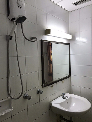 Bathroom, Petch Pailyn Hotel, Muang Phitsanulok