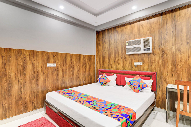 Room 3, Fabhotel Varn Residency, Gautam Buddha Nagar