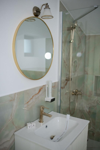 Others 5, Pensiunea Paradis, Ramnicu Valcea