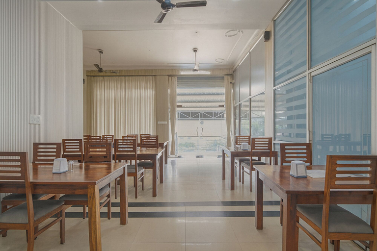 Restaurant 3, Via Mansarovar Palace, Jaipur