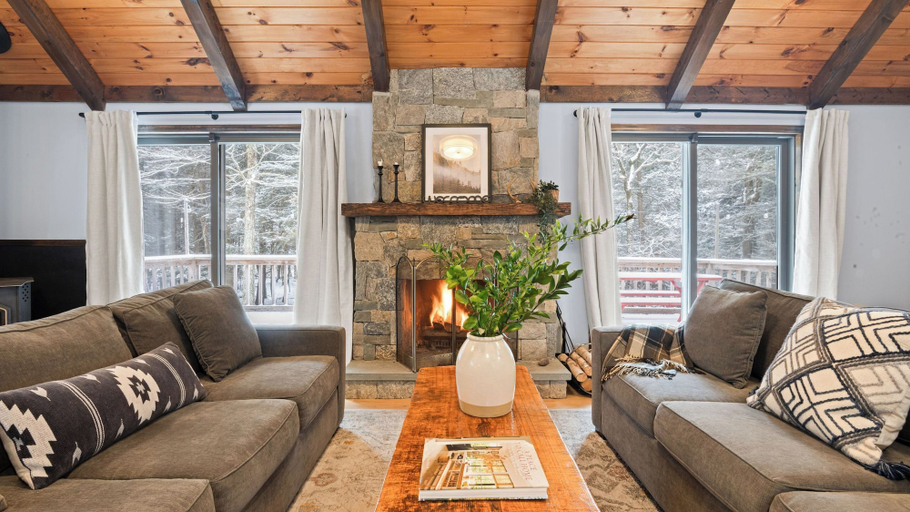 Primary image, Catskills Mountain Home Near Windham w/ Fireplace & Open Living Deer Run Lodge by Avantstay, Greene