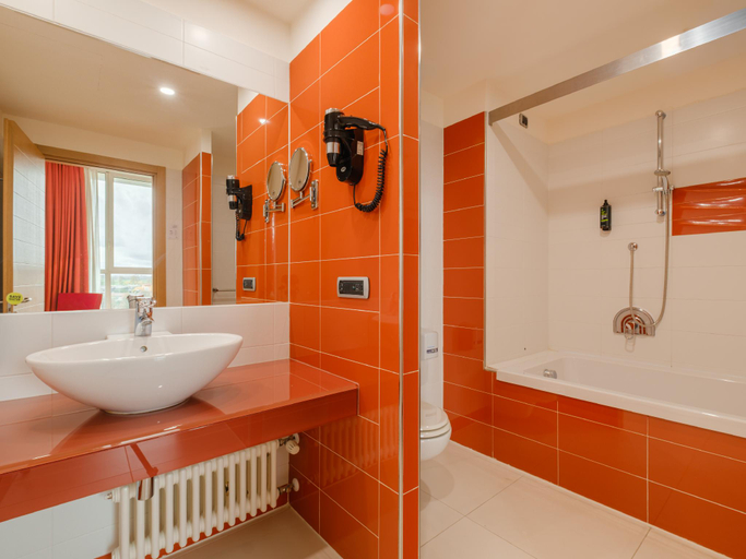 Bathroom 3, B&B HOTEL Remilia, Reggio Nell'Emilia