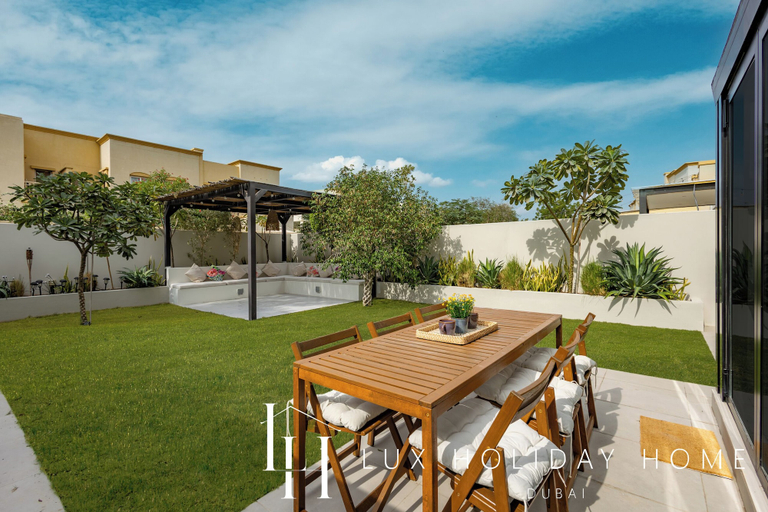 Terrace/patio 4, LUX The Serene Springs Villa, Dubai