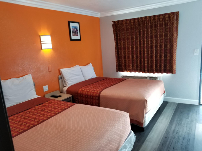 Bedroom 2, Value Inn Hollywood, Los Angeles