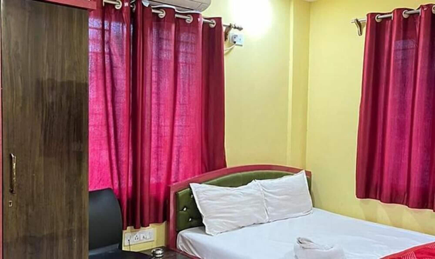 Room 4, Fabhotel Asha Inn, North 24 Parganas