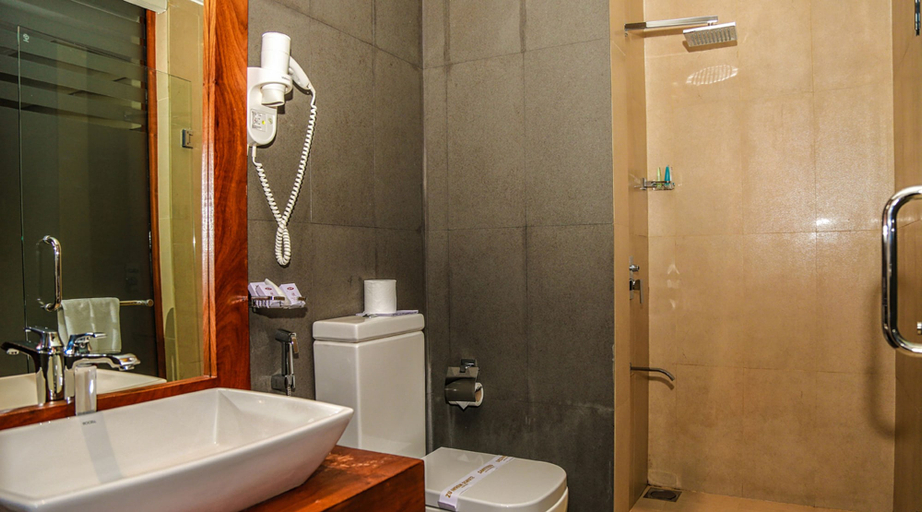 Bathroom 4, Oak Ray Heritage Hotel, K.F.G. & G. Korale