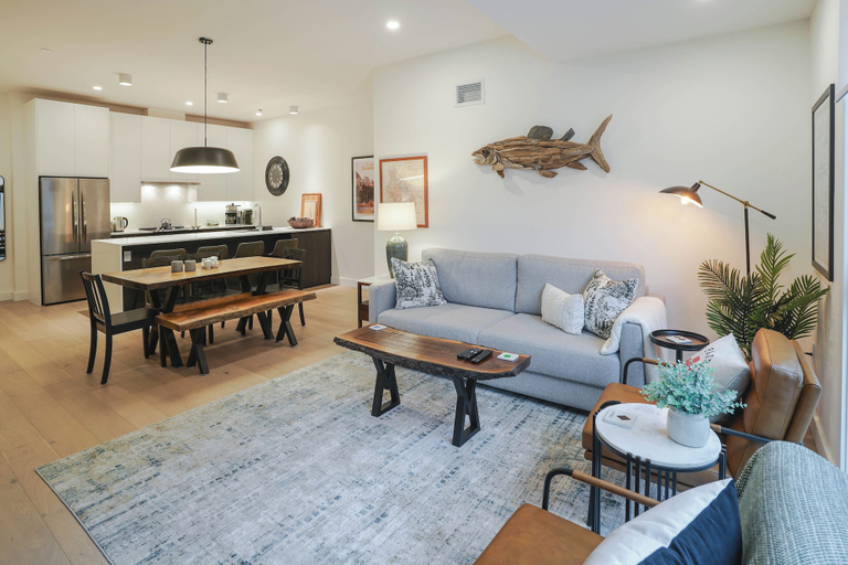 Living area 3, Mackenzie Mountain Hop, Columbia-Shuswap