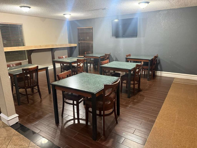 Food & Drinks 4, Homegate Studios & Suites San Antonio Medical Center I-10, Bexar