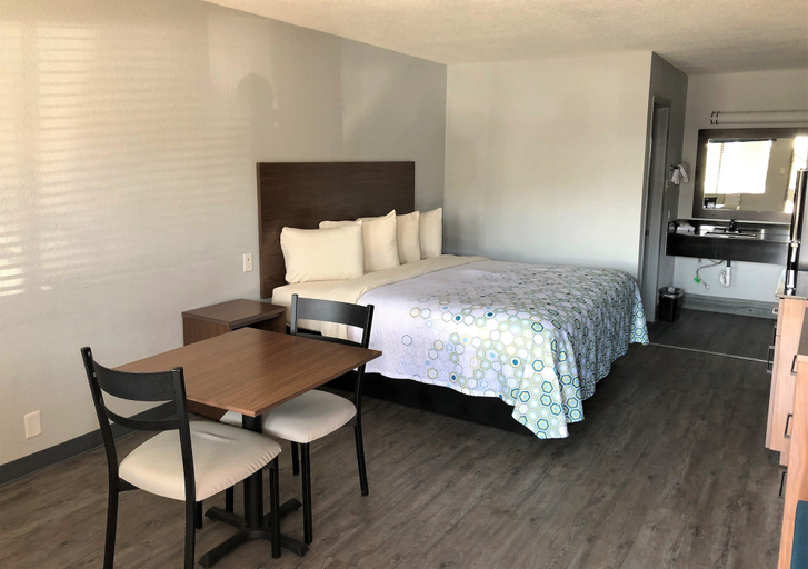 Bedroom 2, HomeTowne Studios San Antonio E - Near at&T Center, Bexar